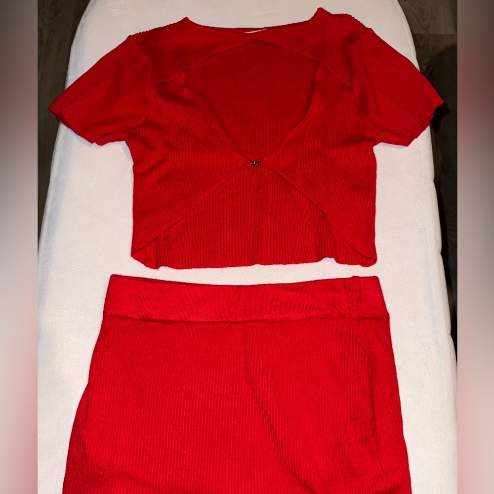 Two piece set in perfect condition